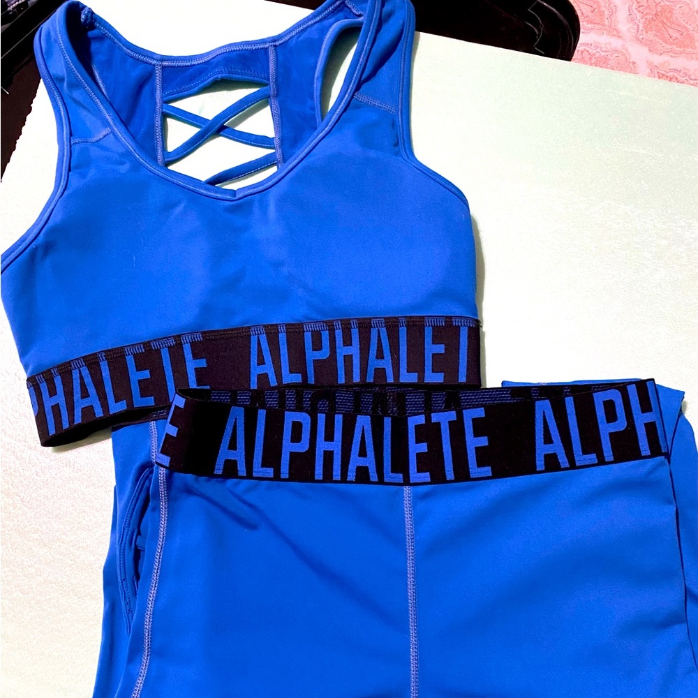 Alphalete set - sports bra and leggings